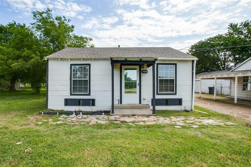 Property Photo: 1908 S Sam Houston Road TX 75149