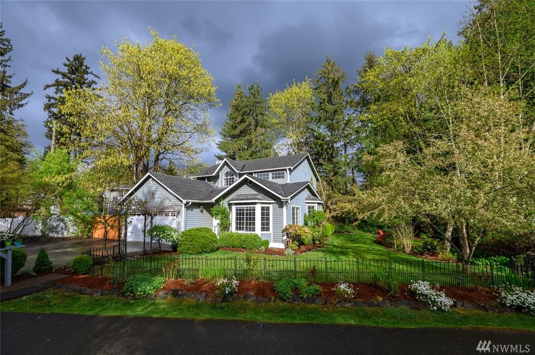 Property Photo:  26110  220th Place SE  WA 98038 