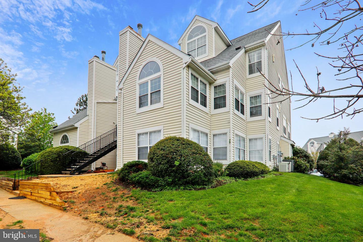 Property Photo: 14112 Bowsprit Lane 901 MD 20707