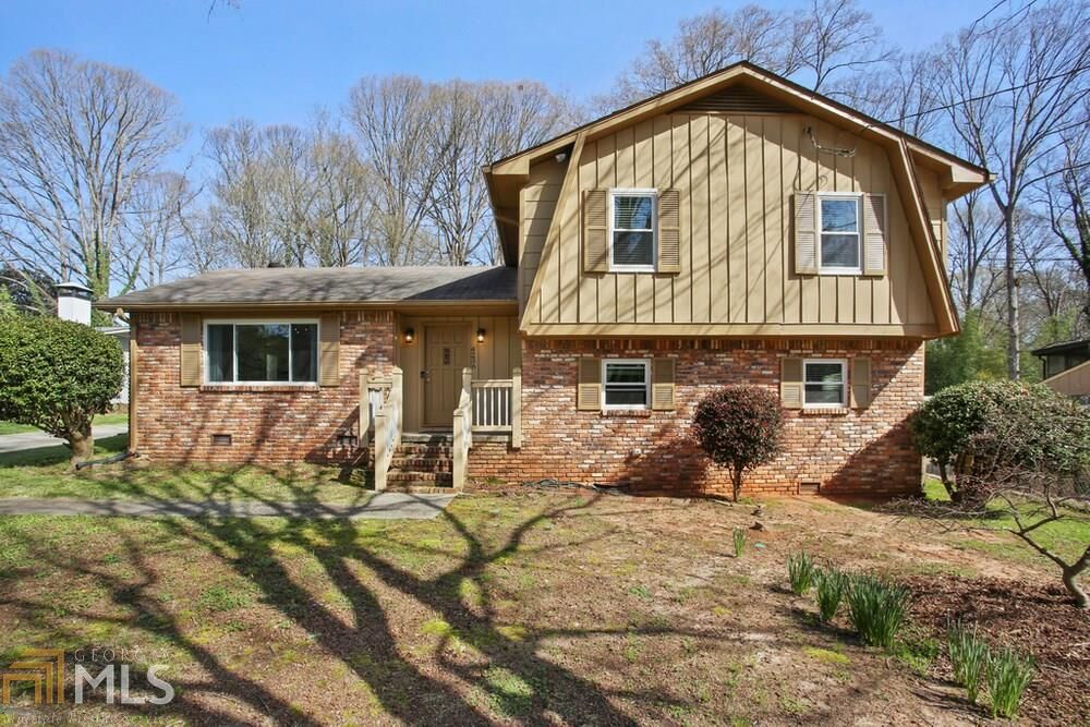 Property Photo: 4236 Bonaparte Dr GA 30084