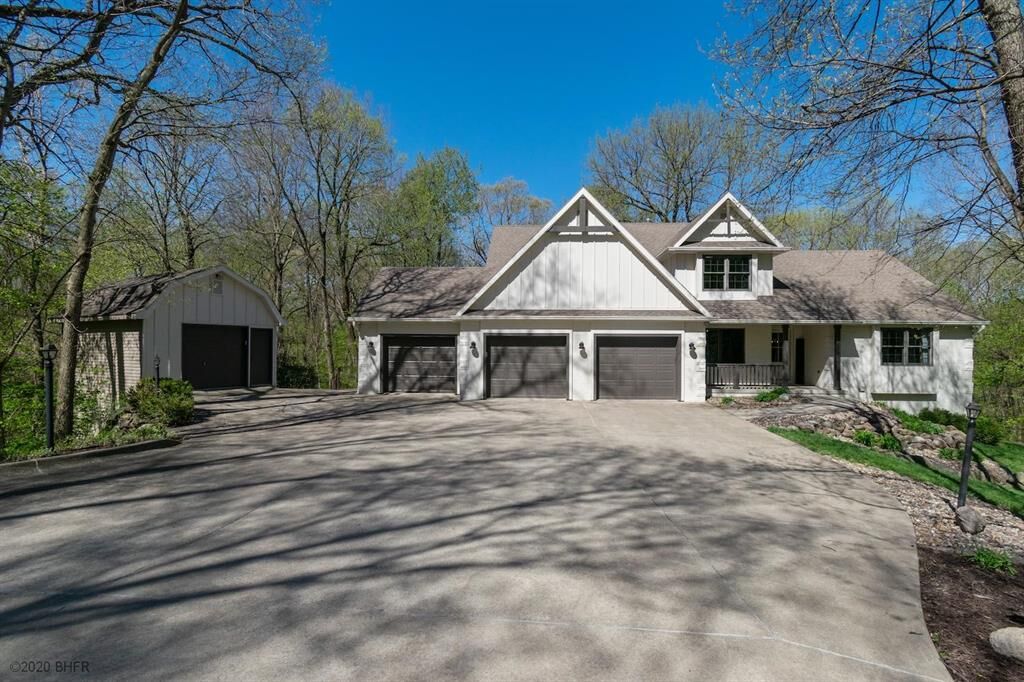 Property Photo: 3019 NW 76th Avenue IA 50023