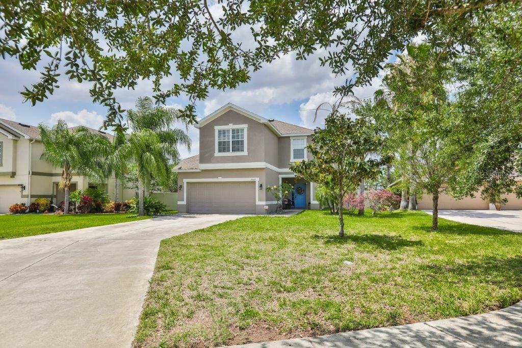 Property Photo: 14305 King Tom Place FL 33573
