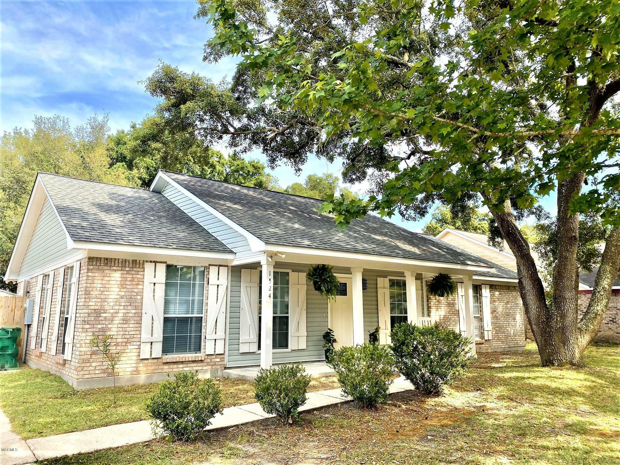 Property Photo:  1524 S 7th Street  MS 39564 