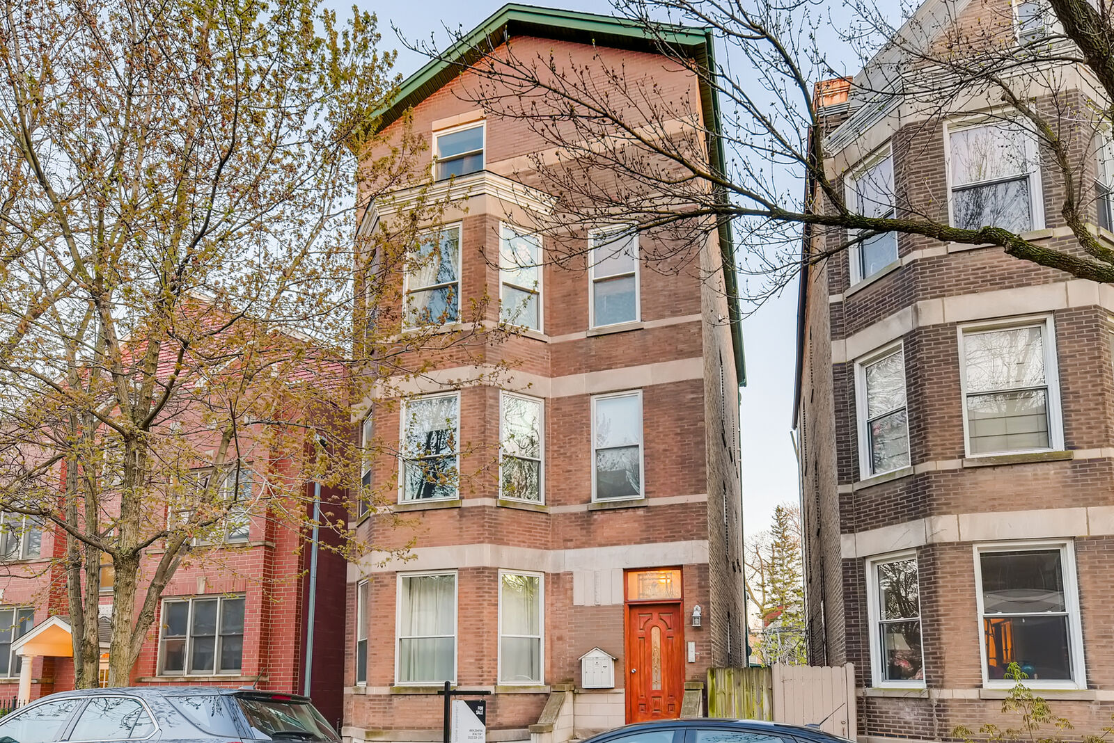 Property Photo: 2237 W Medill Avenue 1 IL 60647