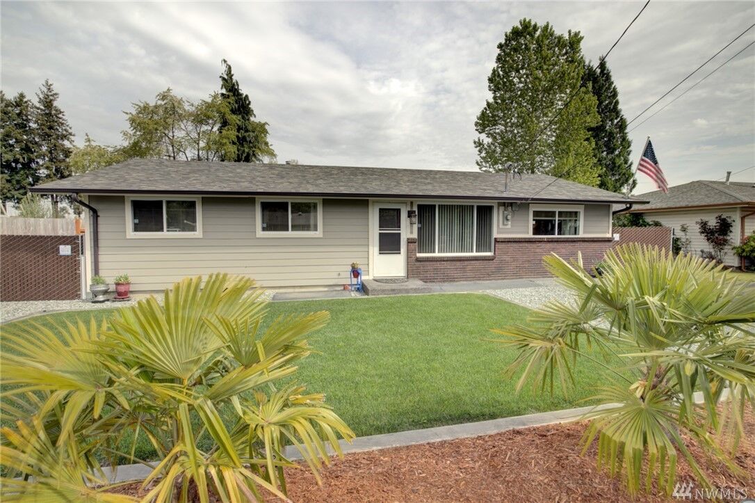 Property Photo:  1325  12th Avenue SE  WA 98372