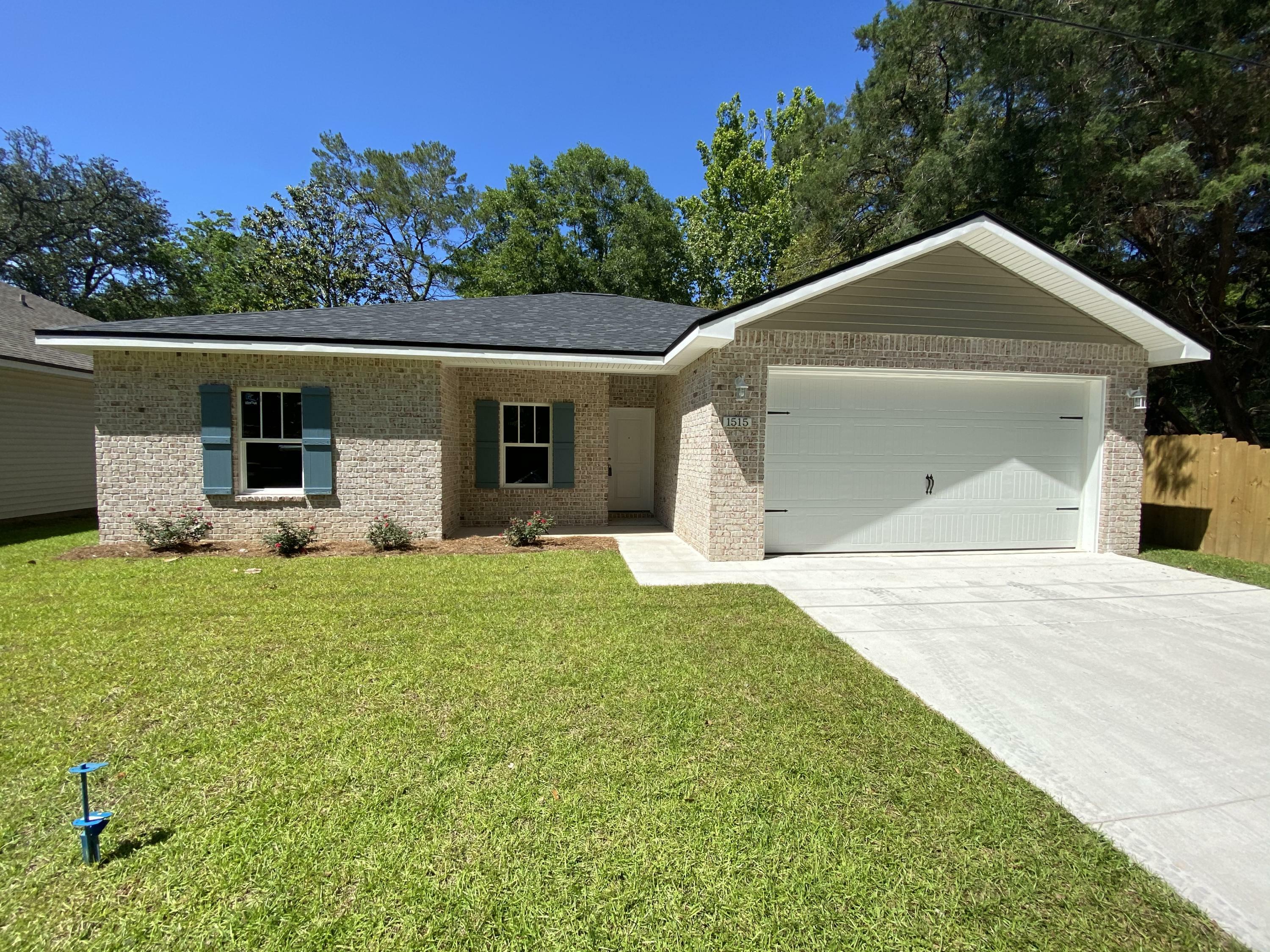 Property Photo:  1515 25th Street  FL 32578 