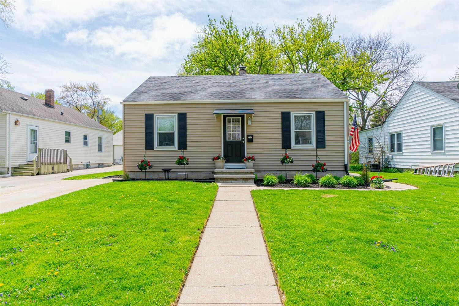 Property Photo: 615 W Porter Street IN 46307