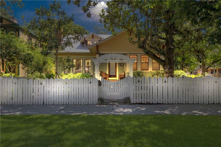 Property Photo: 911 S Magnolia Avenue FL 32771