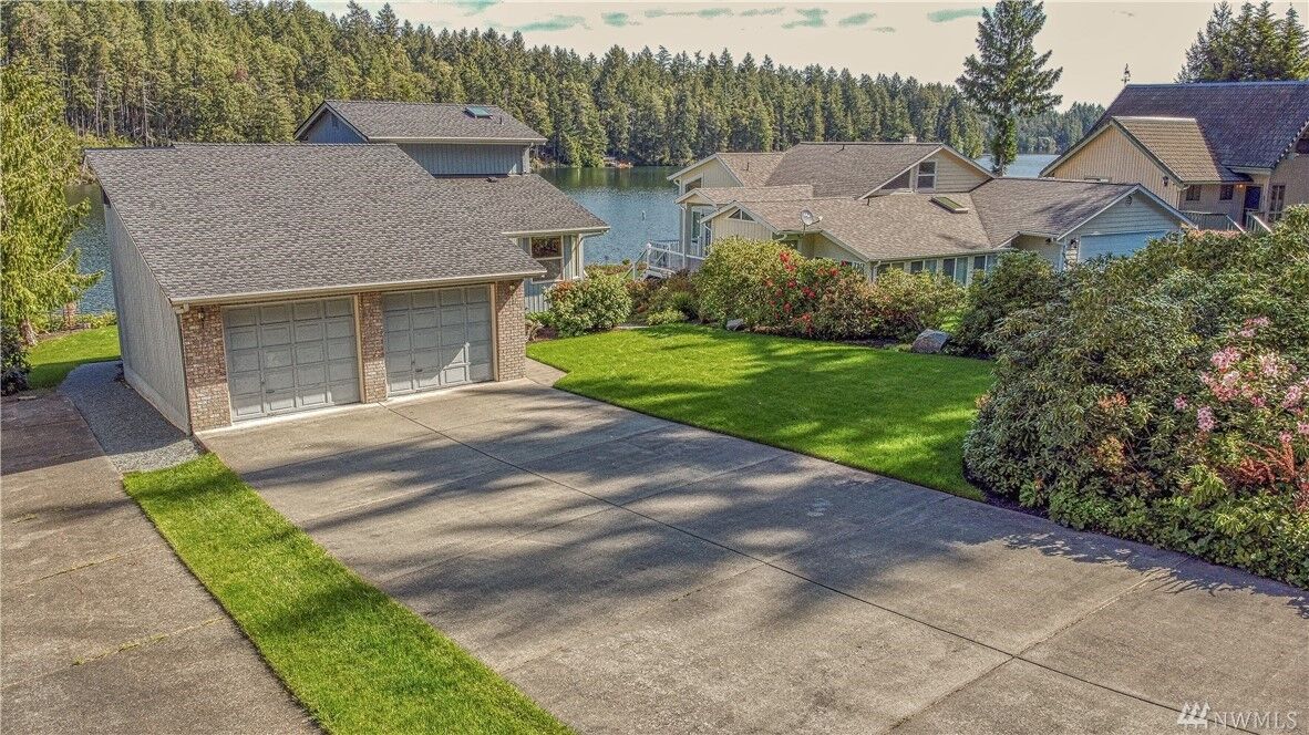 Property Photo:  11721 Lake Florence Dr  WA 98303 