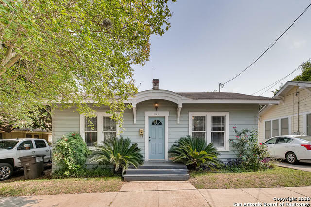 Property Photo:  826 W Mulberry Ave  TX 78212 