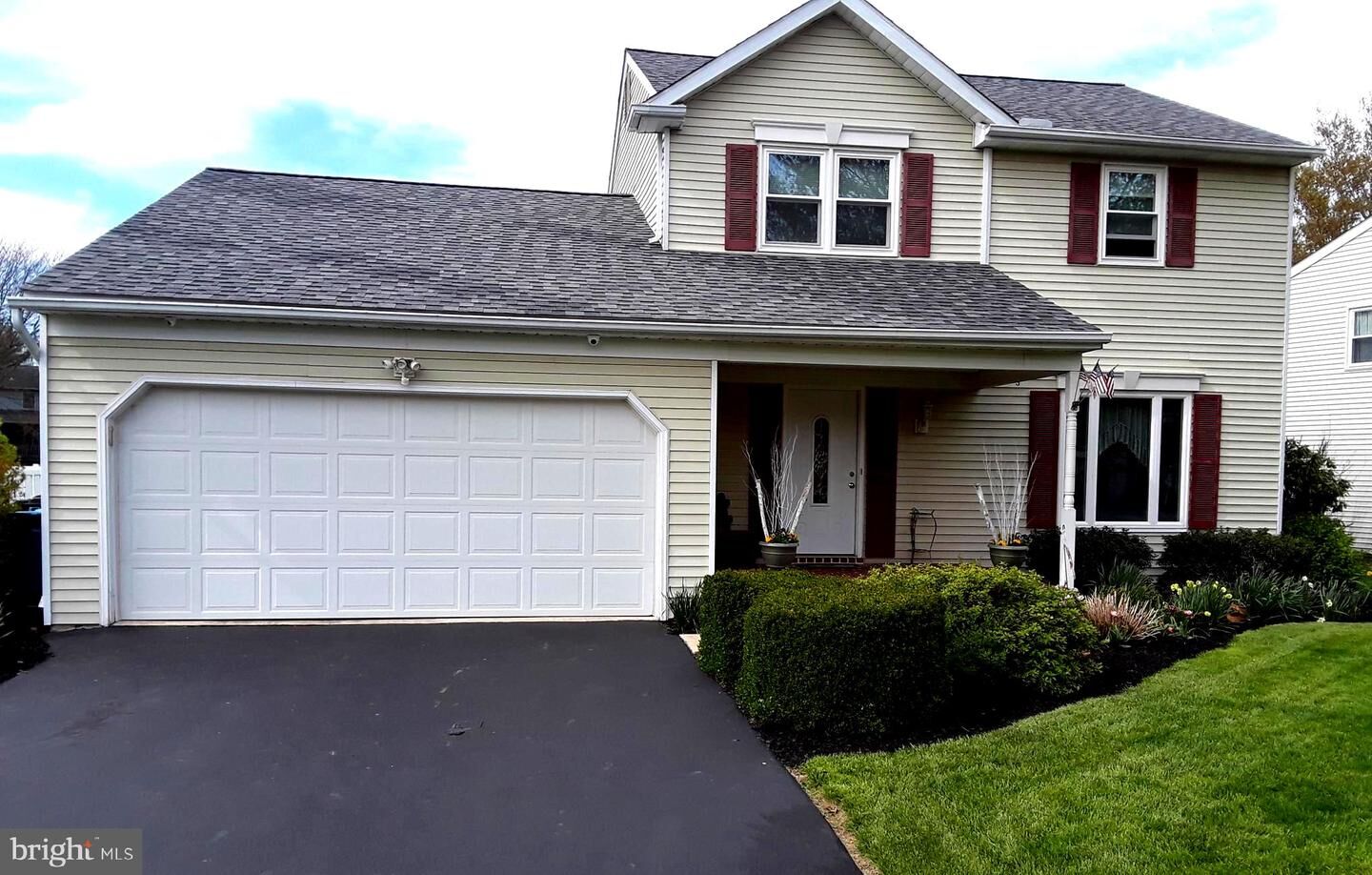 Property Photo:  81 South Avenue  PA 17538 