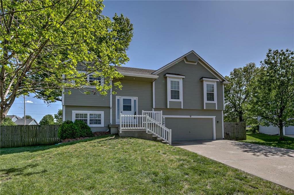 Property Photo:  200 W Cheyenne Street  KS 66030 