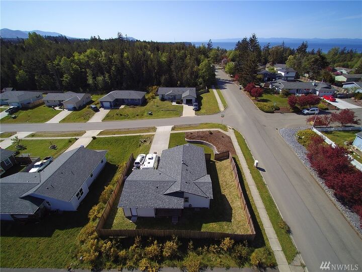 Property Photo:  1401 Pendley Ct  WA 98363 