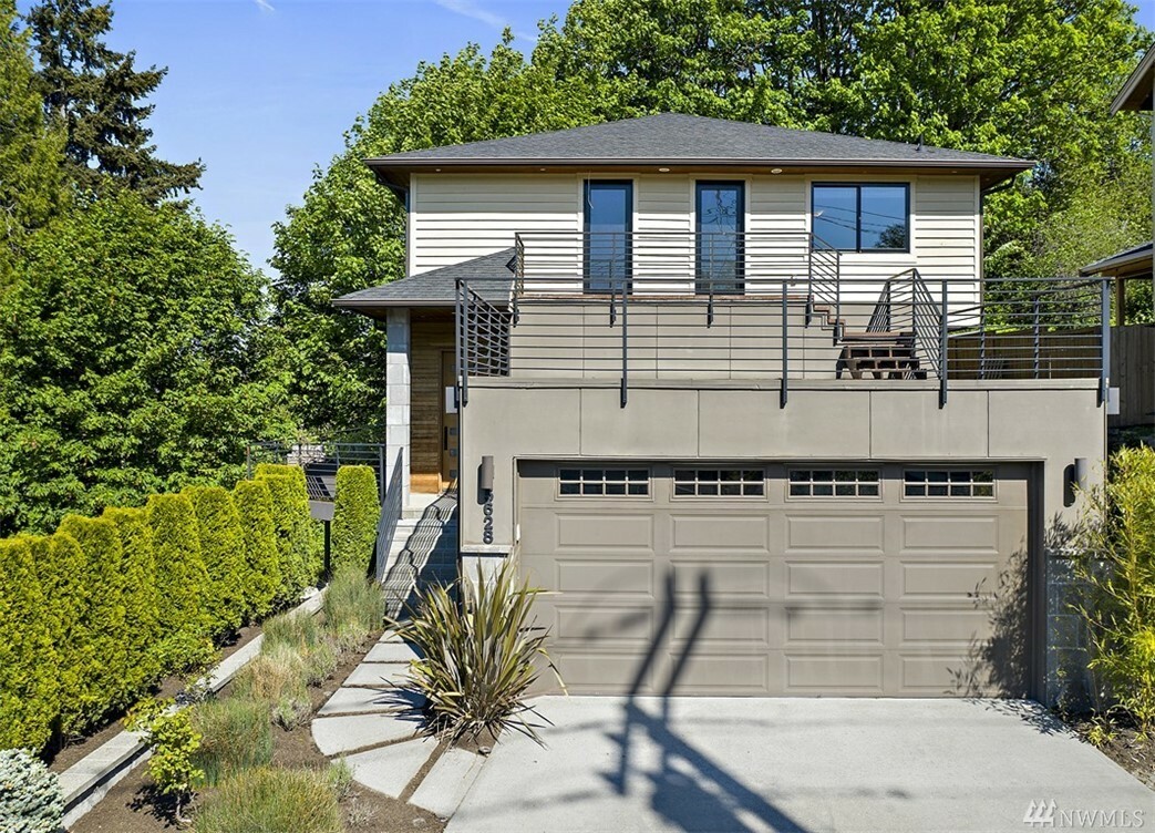 Property Photo:  5628 30th Ave SW  WA 98126 