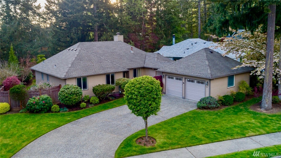 Property Photo:  157 Bremerton Place NE  WA 98059 