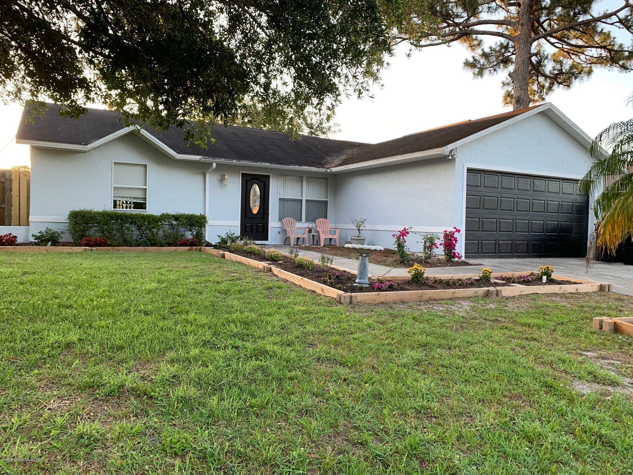 Property Photo: 1071 Lamplighter Drive NW FL 32907