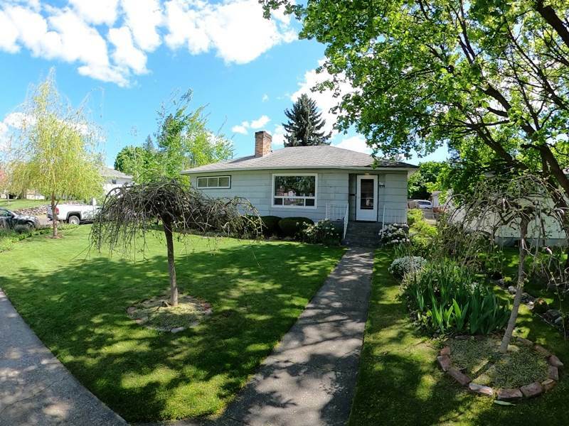 Property Photo: 2503 W Gordon Ave WA 99205