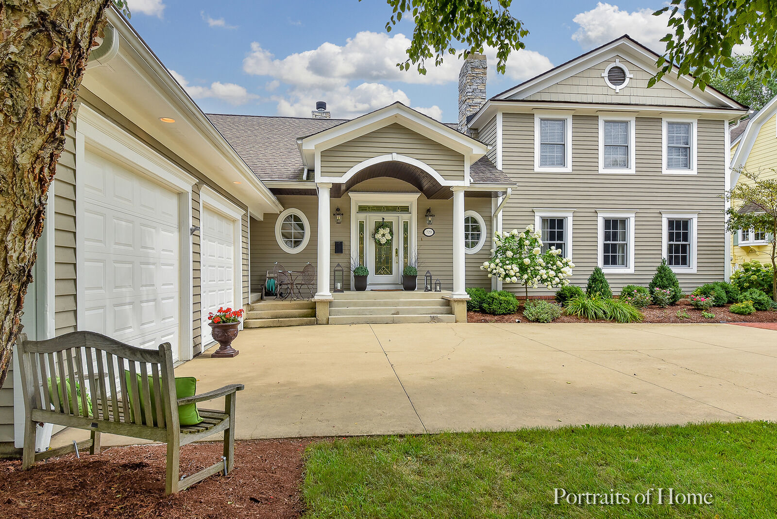 Property Photo: 729 Hawthorne Lane IL 60134