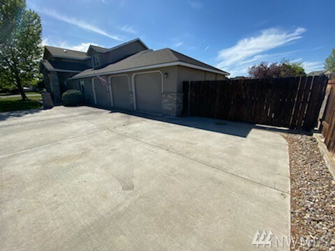 Property Photo:  4160 Cove West Dr  WA 98837 