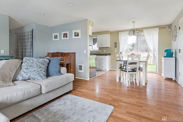 Property Photo: 324 NE Ernst Street WA 98277