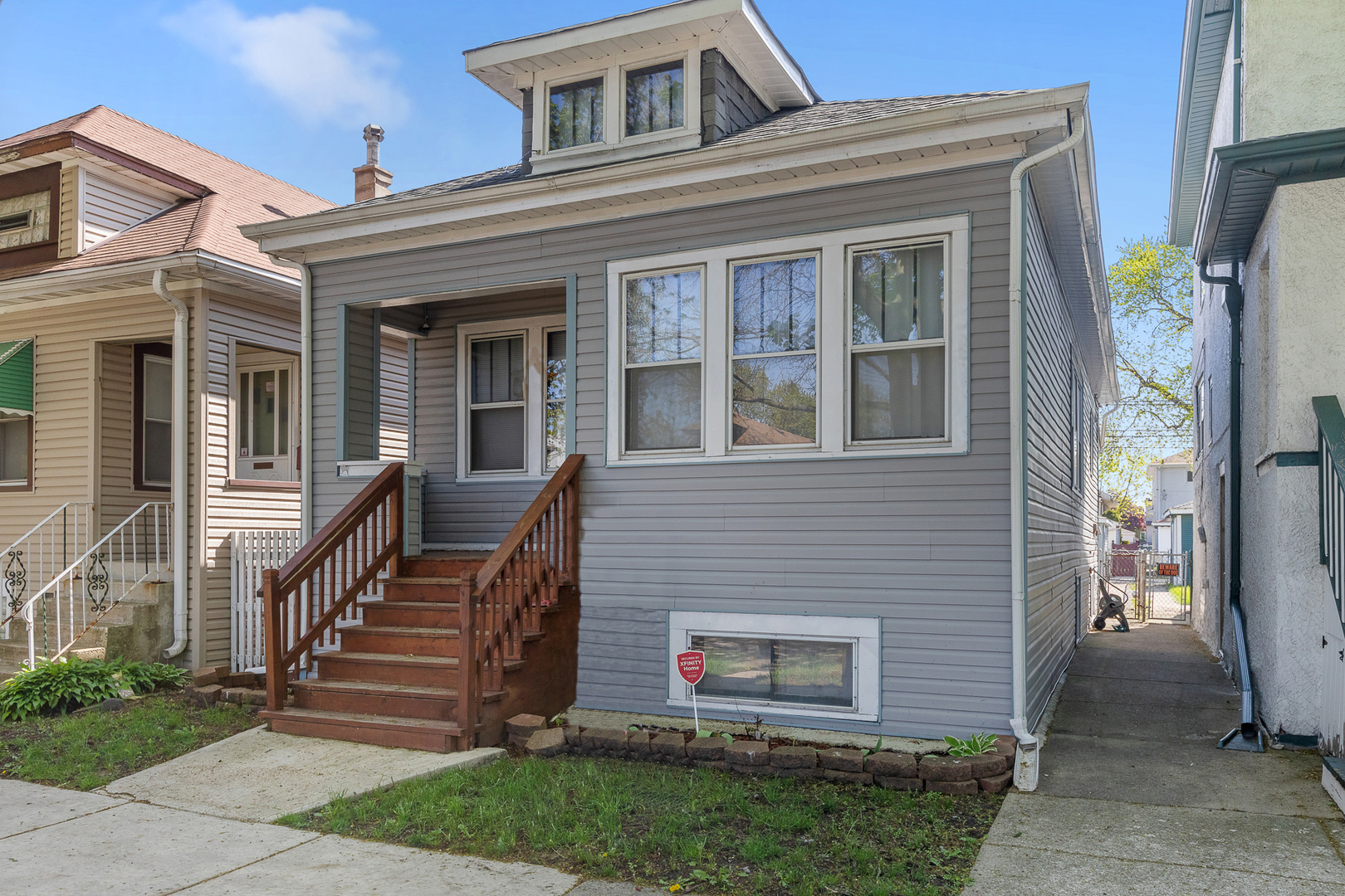 Property Photo:  1421 Gunderson Avenue  IL 60402 