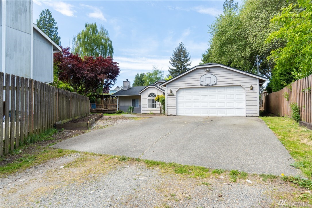 Property Photo: 10837 4th Avenue S WA 98168
