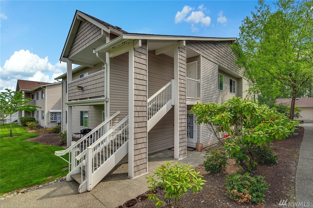 1001 W Casino Rd C202  Everett WA 98204 photo