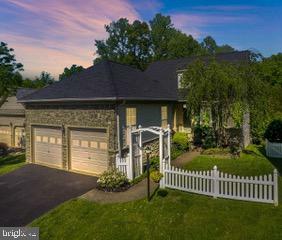 Property Photo: 9415 Primrose Lane VA 20111