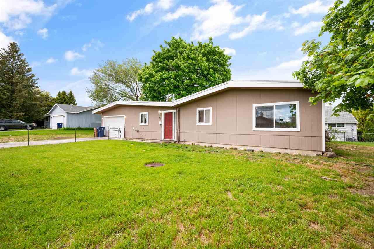 Property Photo: 927 E Bismark Ave WA 99208-3508