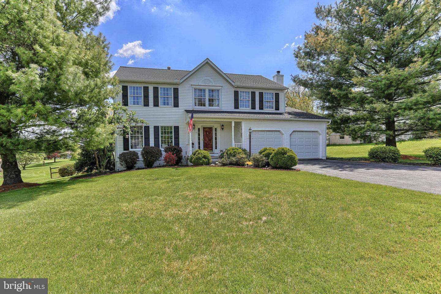 Property Photo:  17 Clear Run Drive  PA 17361 