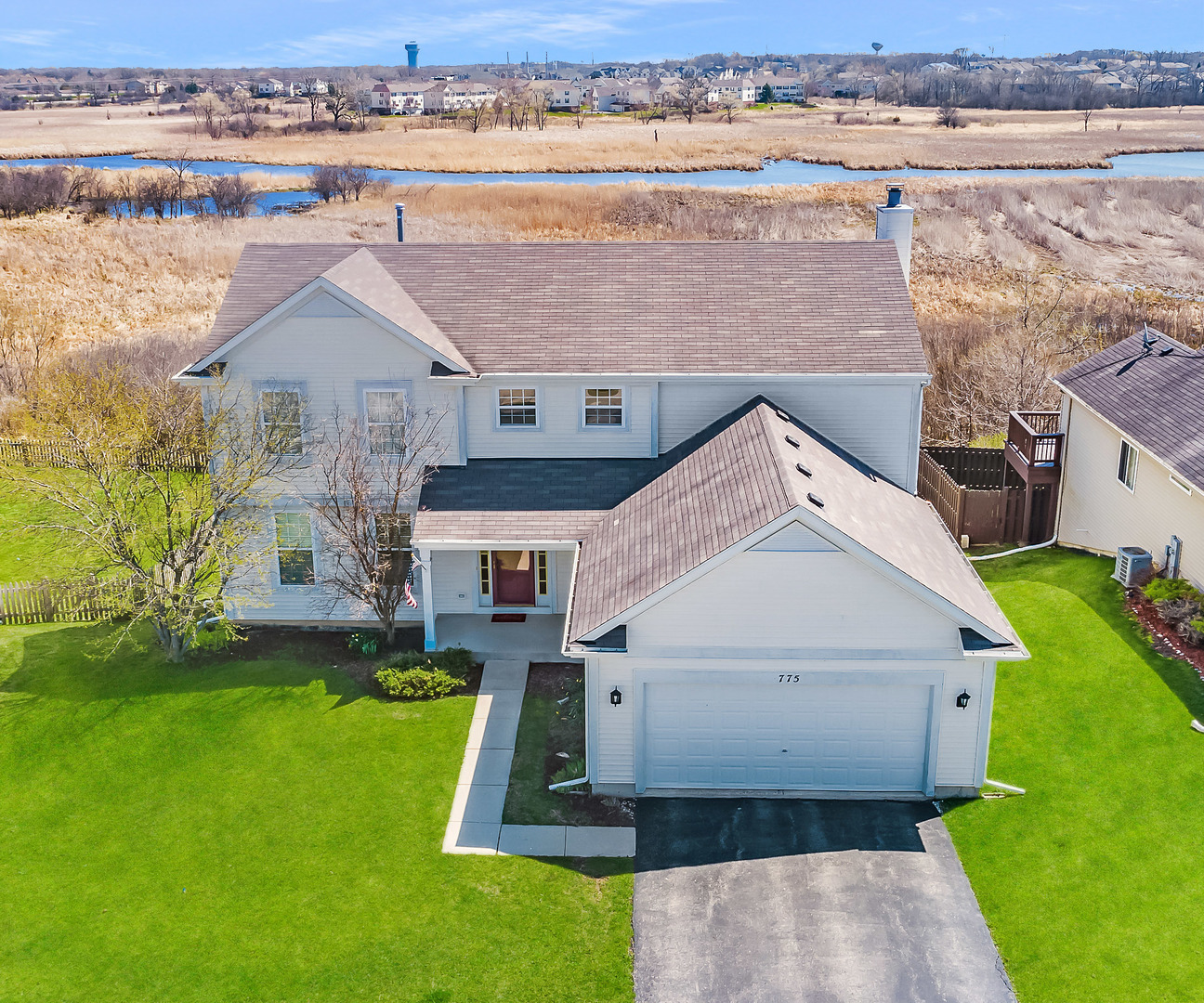 Property Photo: 775 North Overlook Circle IL 60073