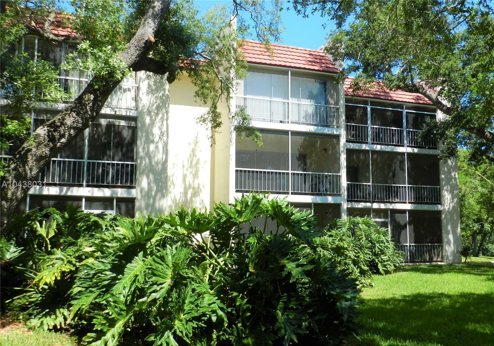 Property Photo:  636 NW 13th Street 22  FL 33486 