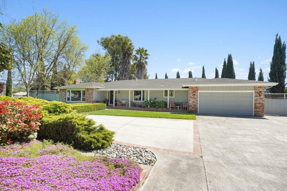 10881 Garza Lane  Gilroy CA 95020 photo