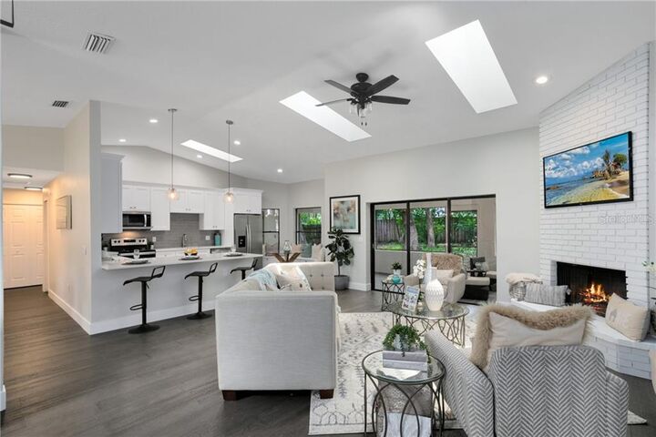 Property Photo: 831 Maraval Court FL 32750