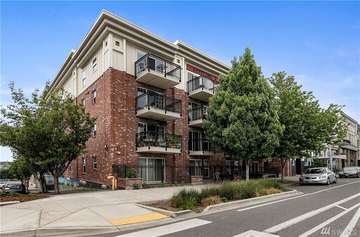 Property Photo:  1001 N State Street 403  WA 98225 