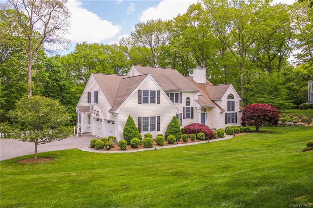 Property Photo:  17 Mianus Bluff Drive  NY 10506 