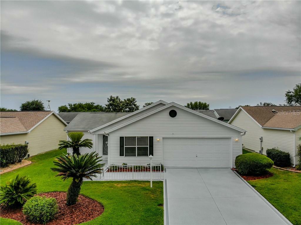 Property Photo: 804 Ramos Drive FL 32159