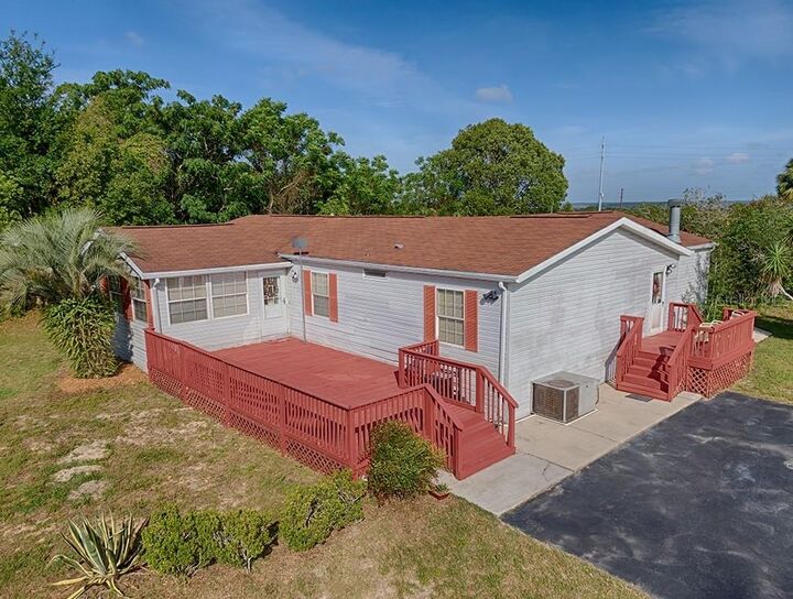 Property Photo: 14221 SE Sunset Harbor Road FL 32195