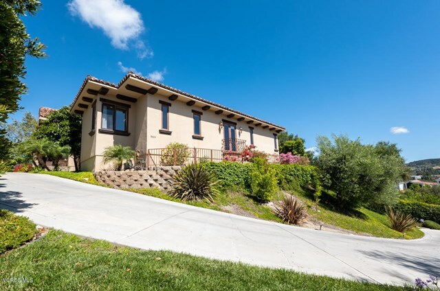 Property Photo:  969 Rancho Road  CA 91362 