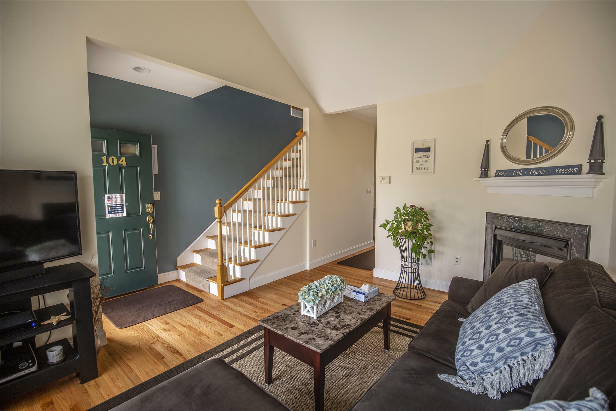 Property Photo: 104 Mountain Village Road NH 03087