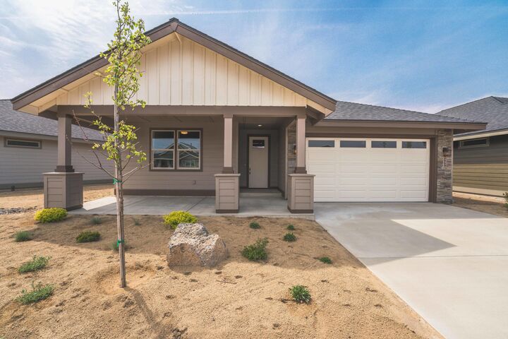 2724 NW 25th Street  Redmond OR 97756 photo