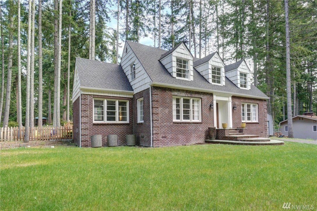 Property Photo:  11148 Country Club Dr  WA 98303 