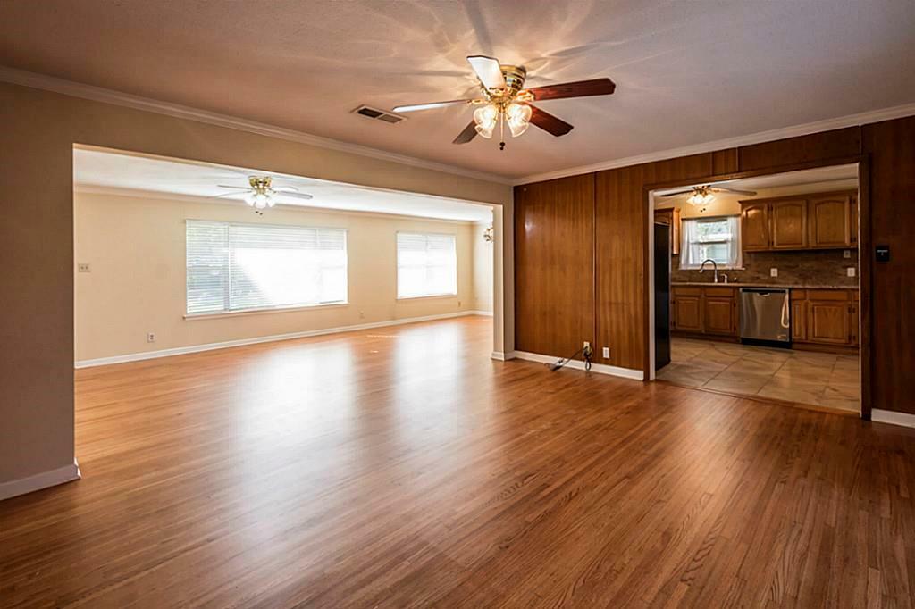 Property Photo:  10910 Cedarhurst  TX 77096 