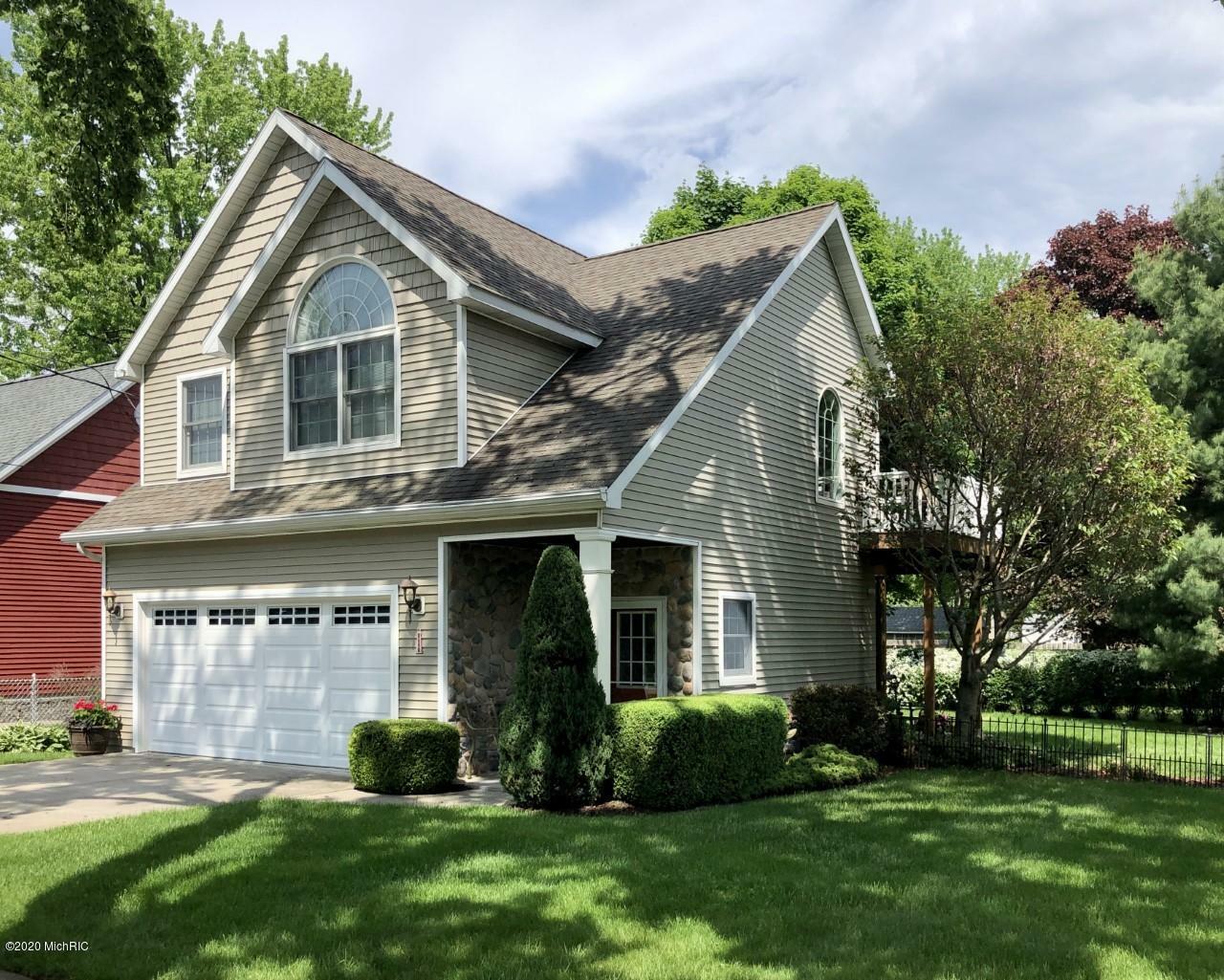 Property Photo:  555 Maple Street  MI 49090 