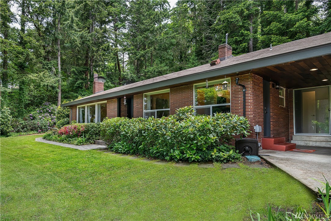 Property Photo:  16030 25th Ave SW  WA 98166 