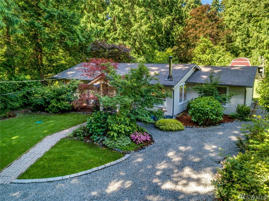 Property Photo: 11369 Kallgren Road NE WA 98110