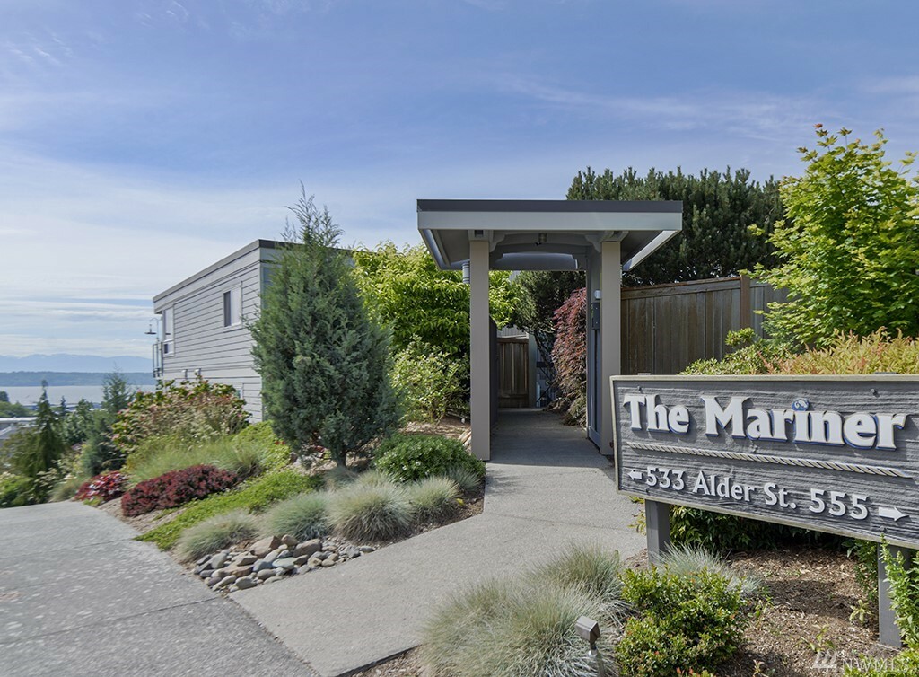 Property Photo: 533 Alder St A-7 WA 98020