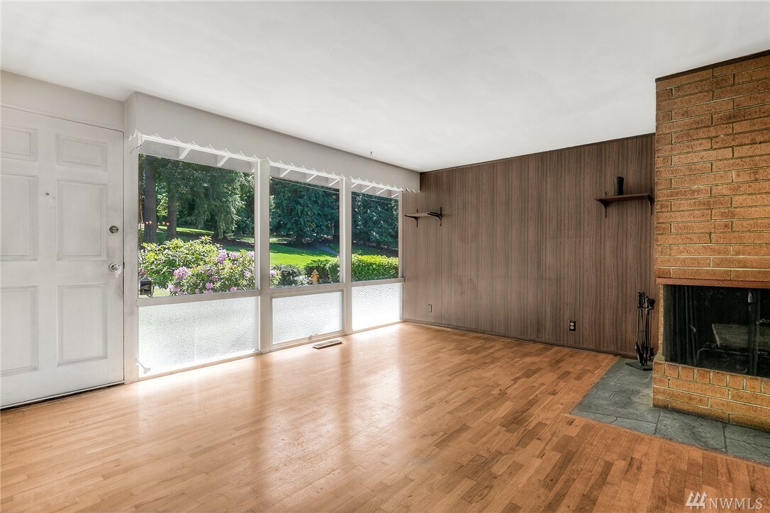 Property Photo: 14430 SE 18th St WA 98007