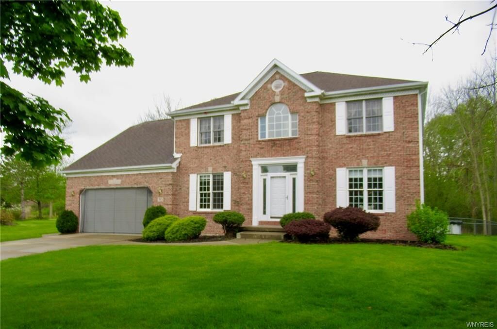 Property Photo:  90 White Tail Run Court  NY 14072 