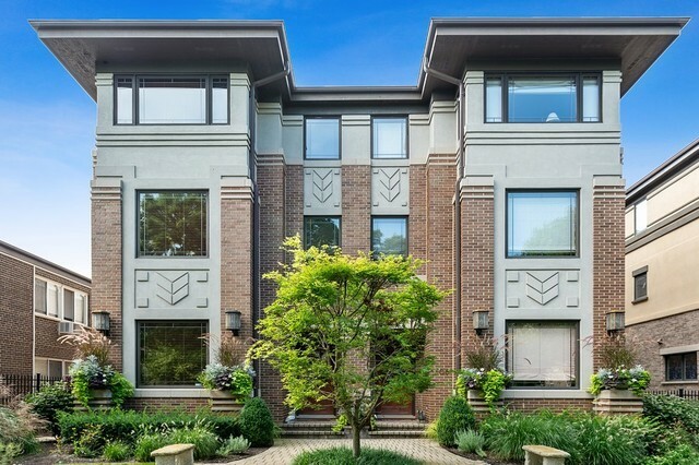 Property Photo: 106 North Myrtle Avenue IL 60126